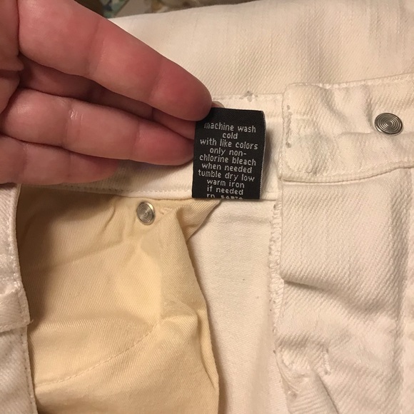 The Limited 917 Jeans White Capris - Picture 12 of 14